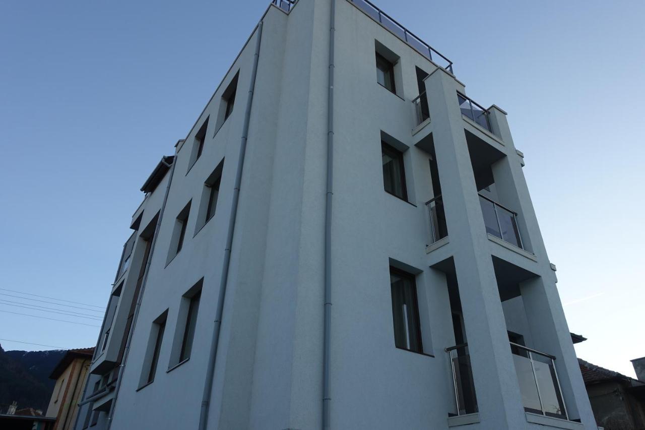 Enis Hotel С Минерален Басейн Szapareva Banja Kültér fotó