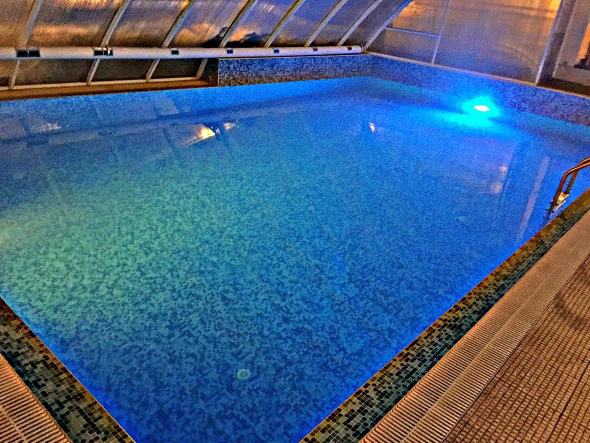 Enis Hotel С Минерален Басейн Szapareva Banja Kültér fotó