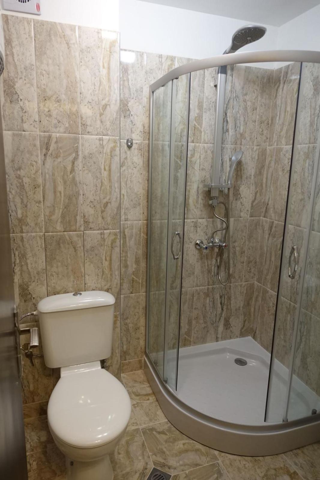 Enis Hotel С Минерален Басейн Szapareva Banja Kültér fotó